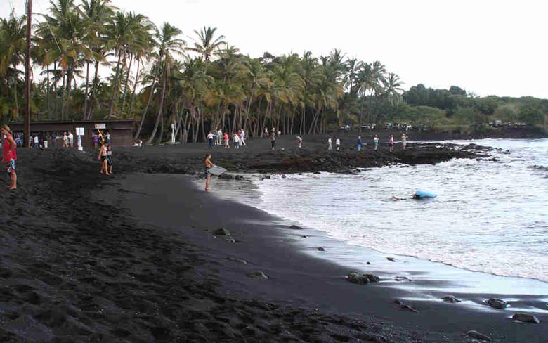 Punalu'u Black Sand beach, Hawaii